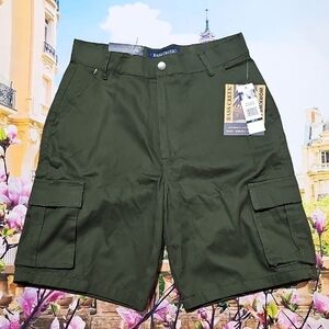 Bass Creek Green Cargo Shorts Size 32 NWT‎